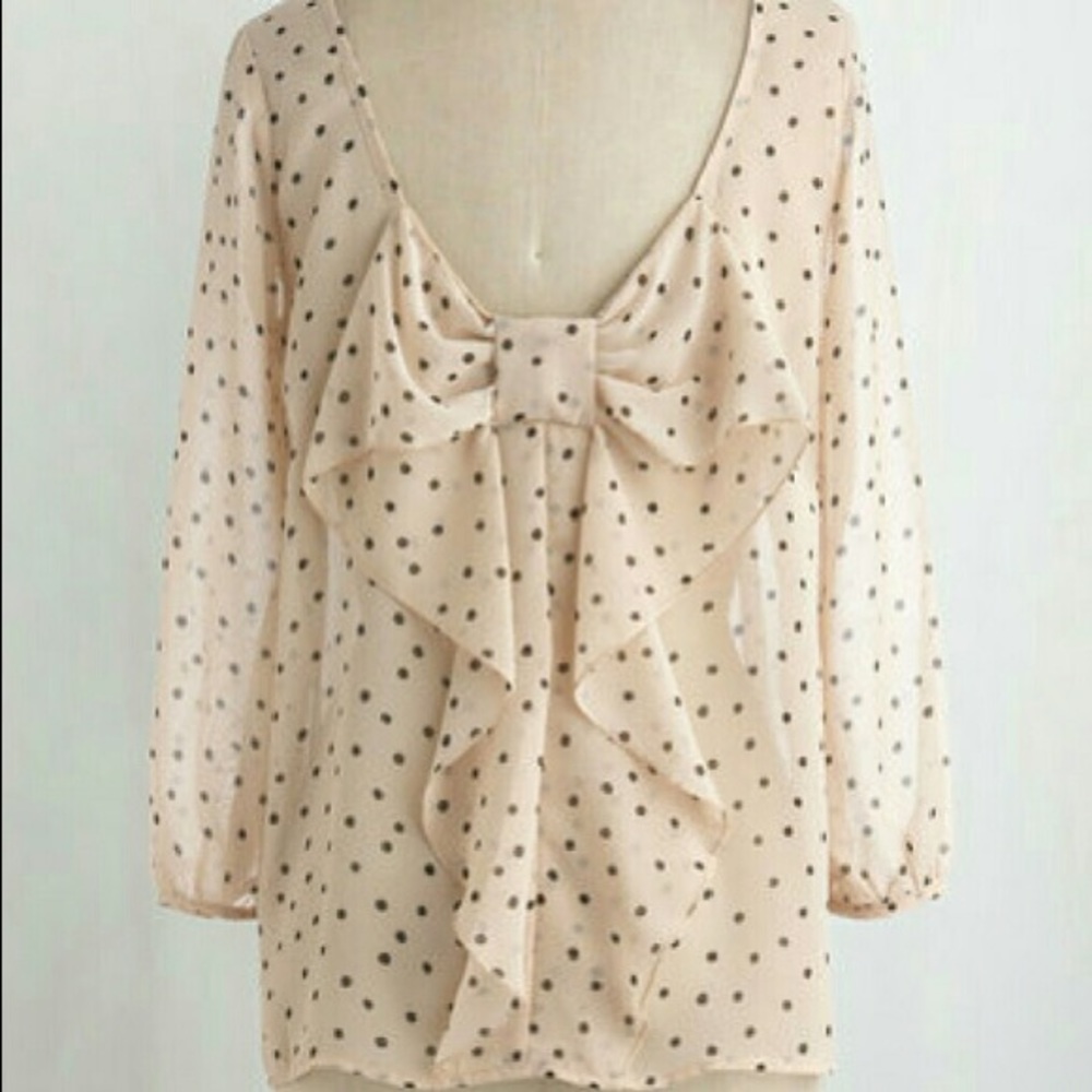 ModCloth hello bow polka dot top medium flowy